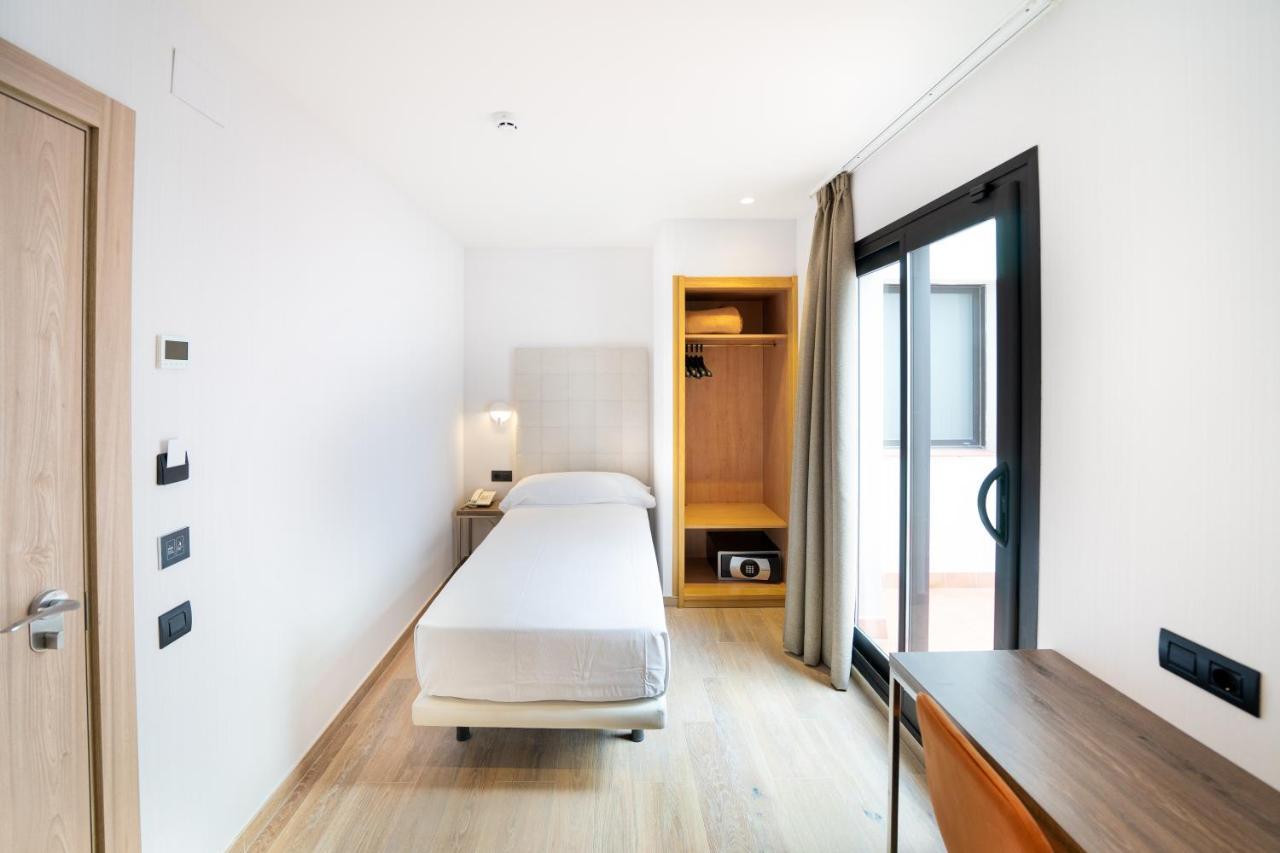 Hotel Caledonian Barcellona Esterno foto