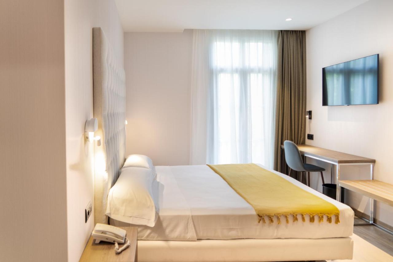 Hotel Caledonian Barcellona Esterno foto