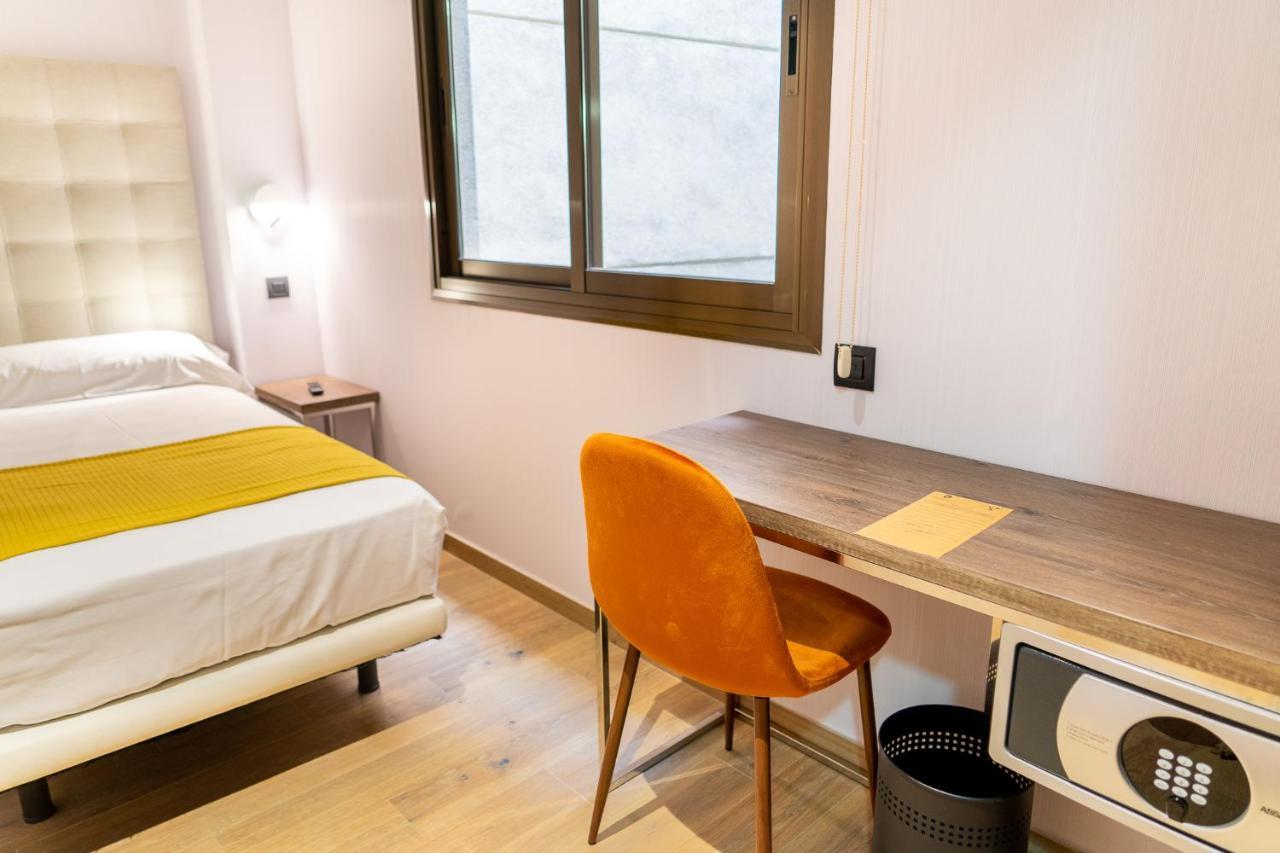 Hotel Caledonian Barcellona Esterno foto