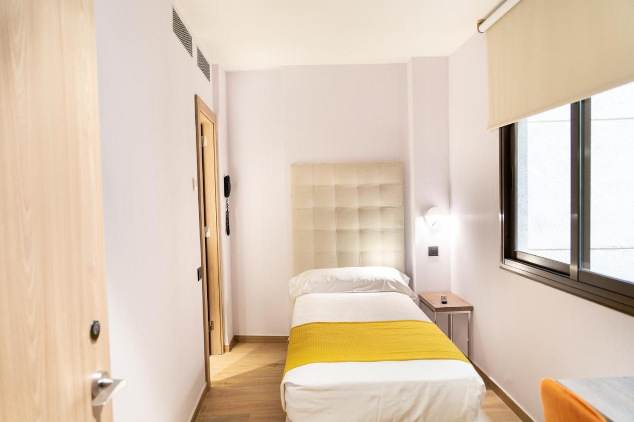 Hotel Caledonian Barcellona Esterno foto