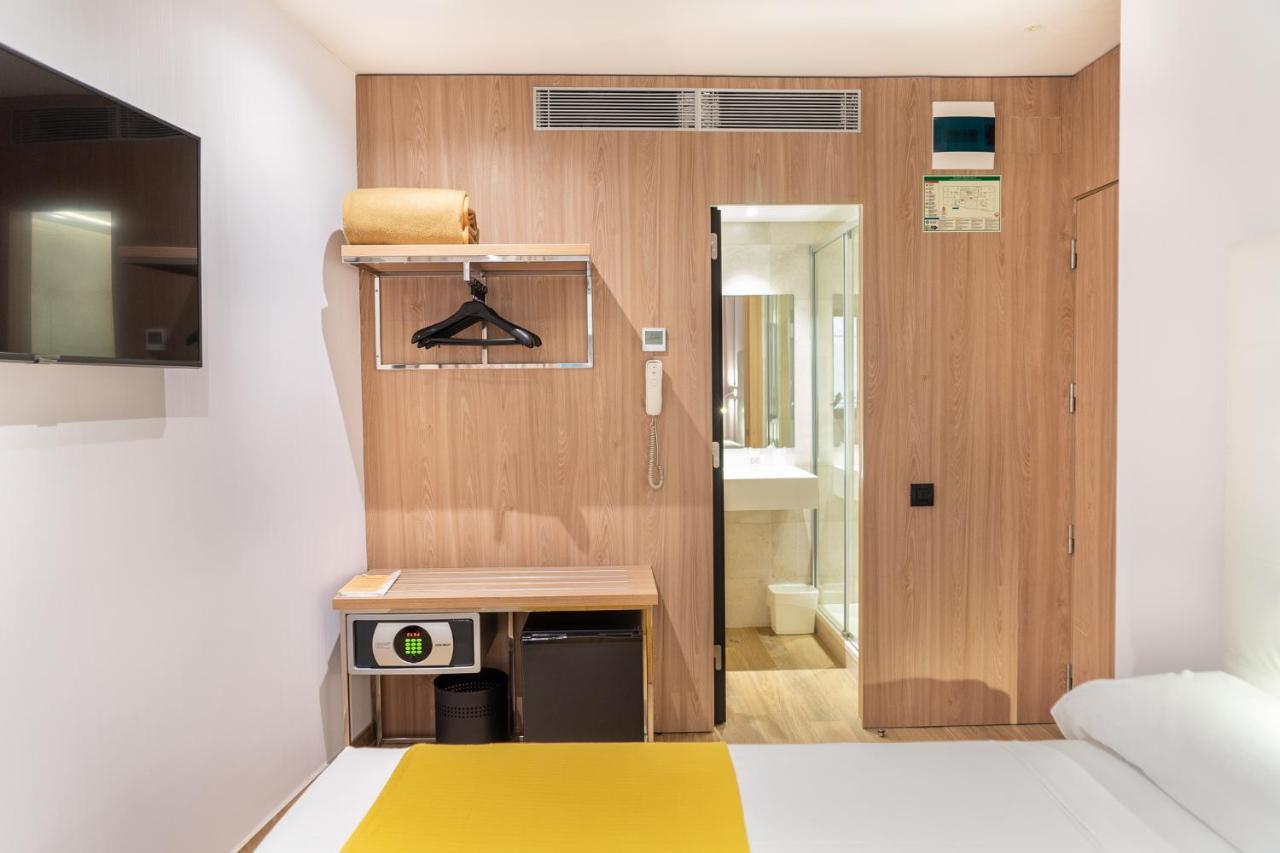 Hotel Caledonian Barcellona Esterno foto