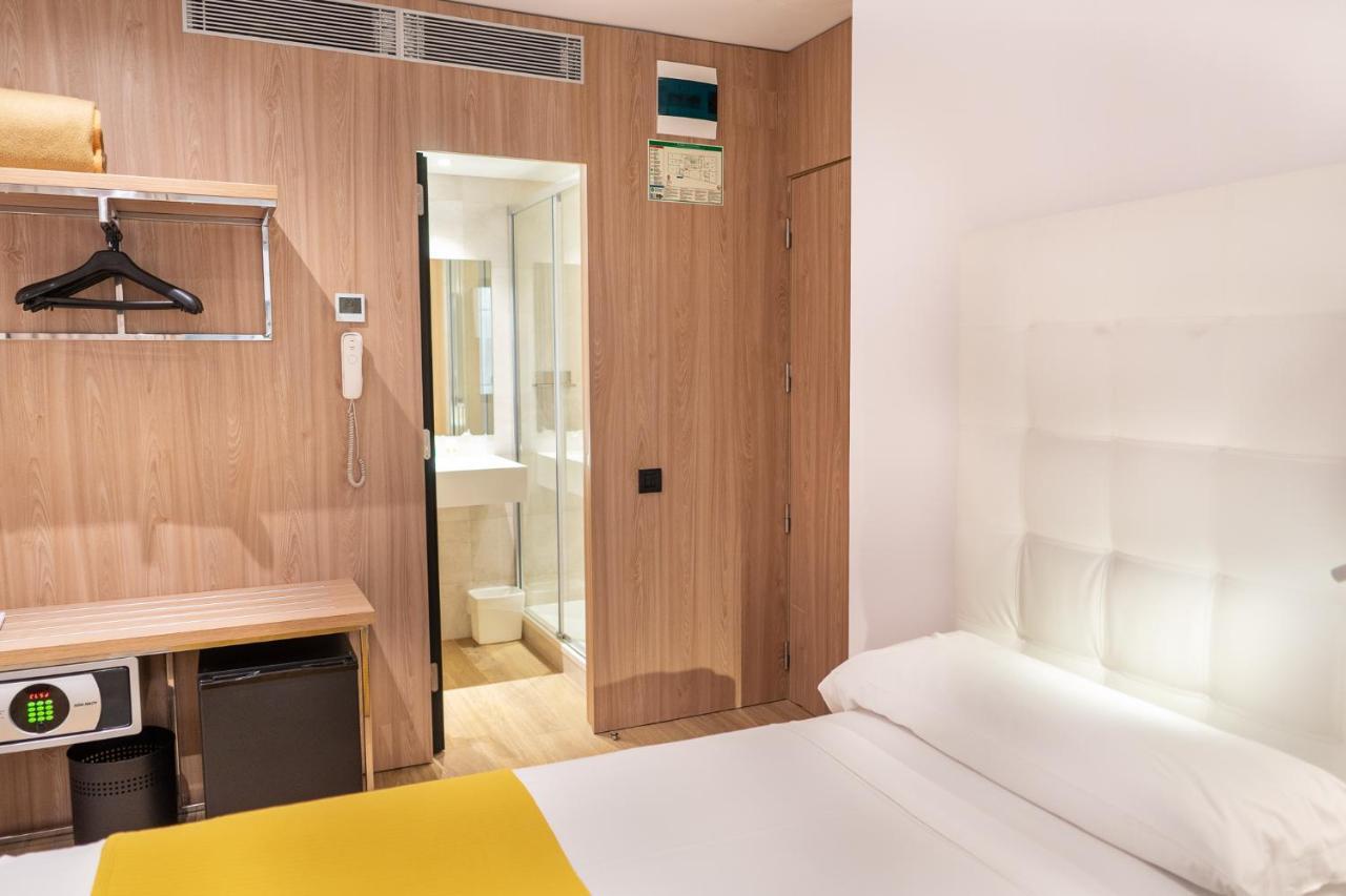 Hotel Caledonian Barcellona Esterno foto