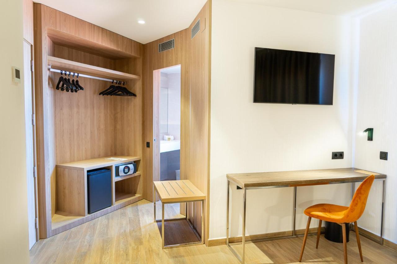 Hotel Caledonian Barcellona Esterno foto