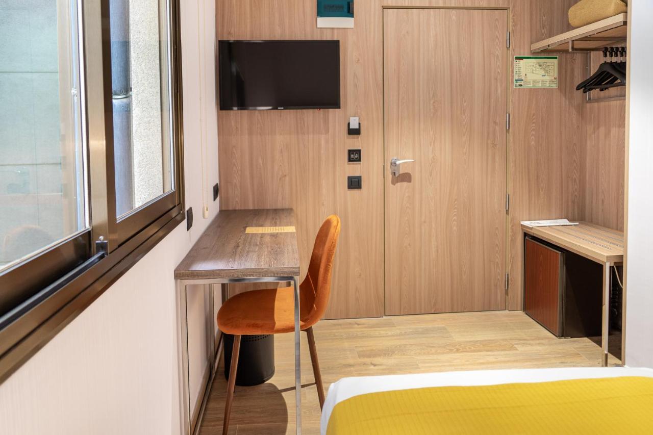 Hotel Caledonian Barcellona Esterno foto